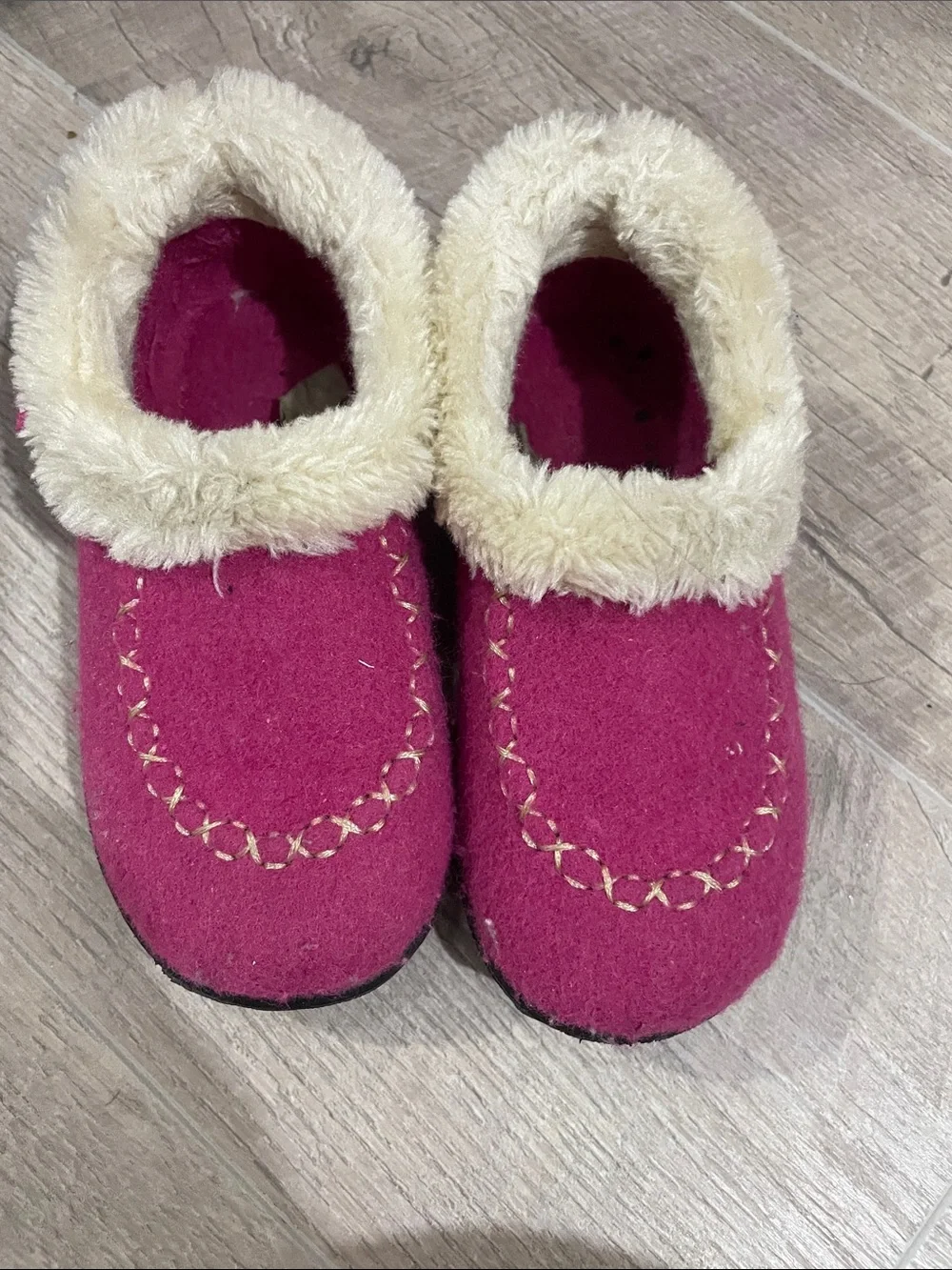 Kamik Kids Pink Fuzzy Cuff Slip-On Slippers